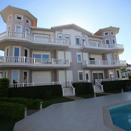 King Olimpias Residence Apartman *